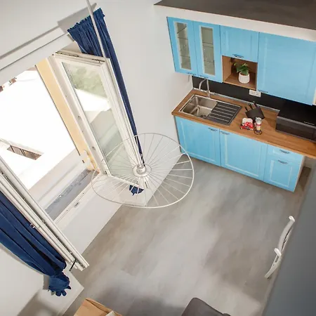 Homestay Nautilus &