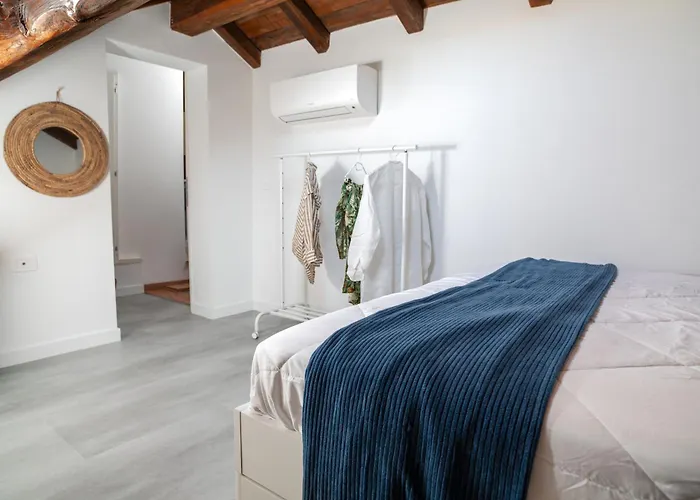 Nautilus & Homestay *